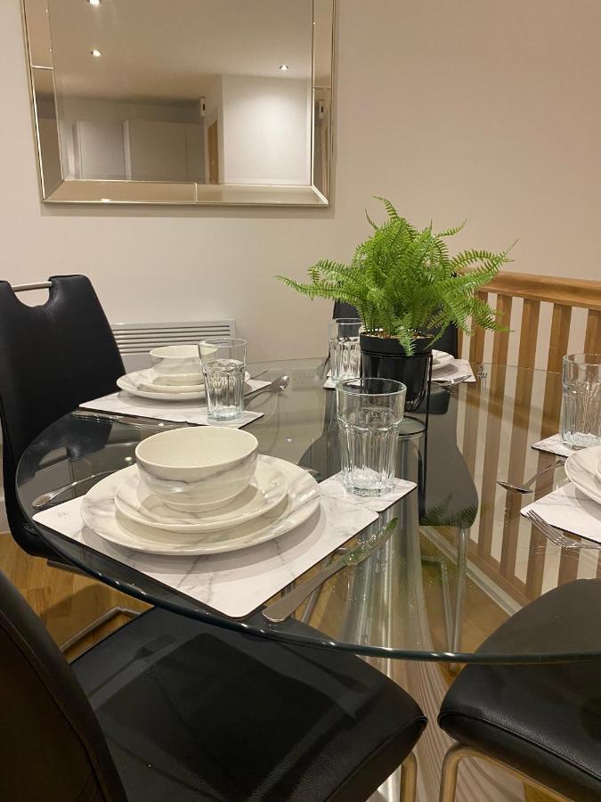Modern 2 Bed Apartment With Juliet Balcony - Dhb Stays Leeds  Exterior foto